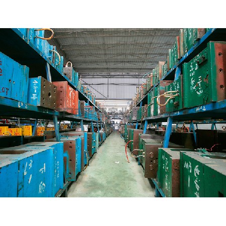 Mold warehouse2